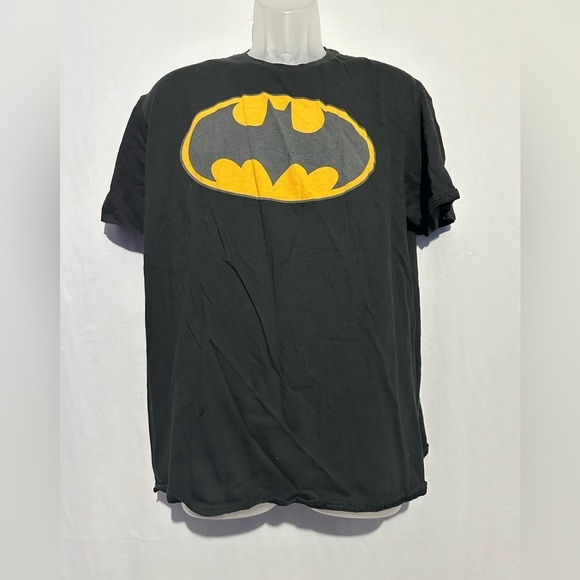 Batman Vintage Black and Yellow Short Sleeve Tee - Picture 1 of 3